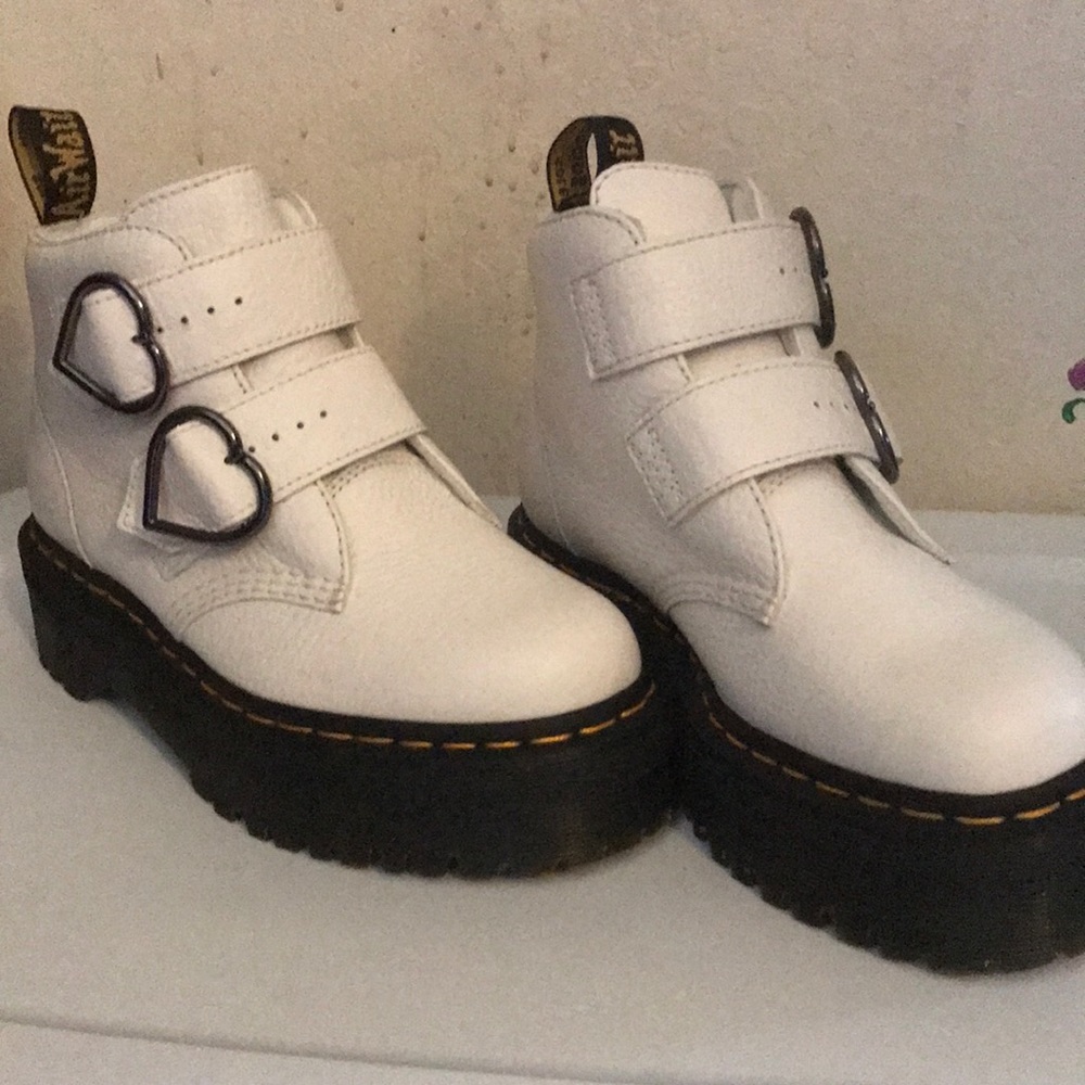 Dr.Martens Devon Heart New No Box